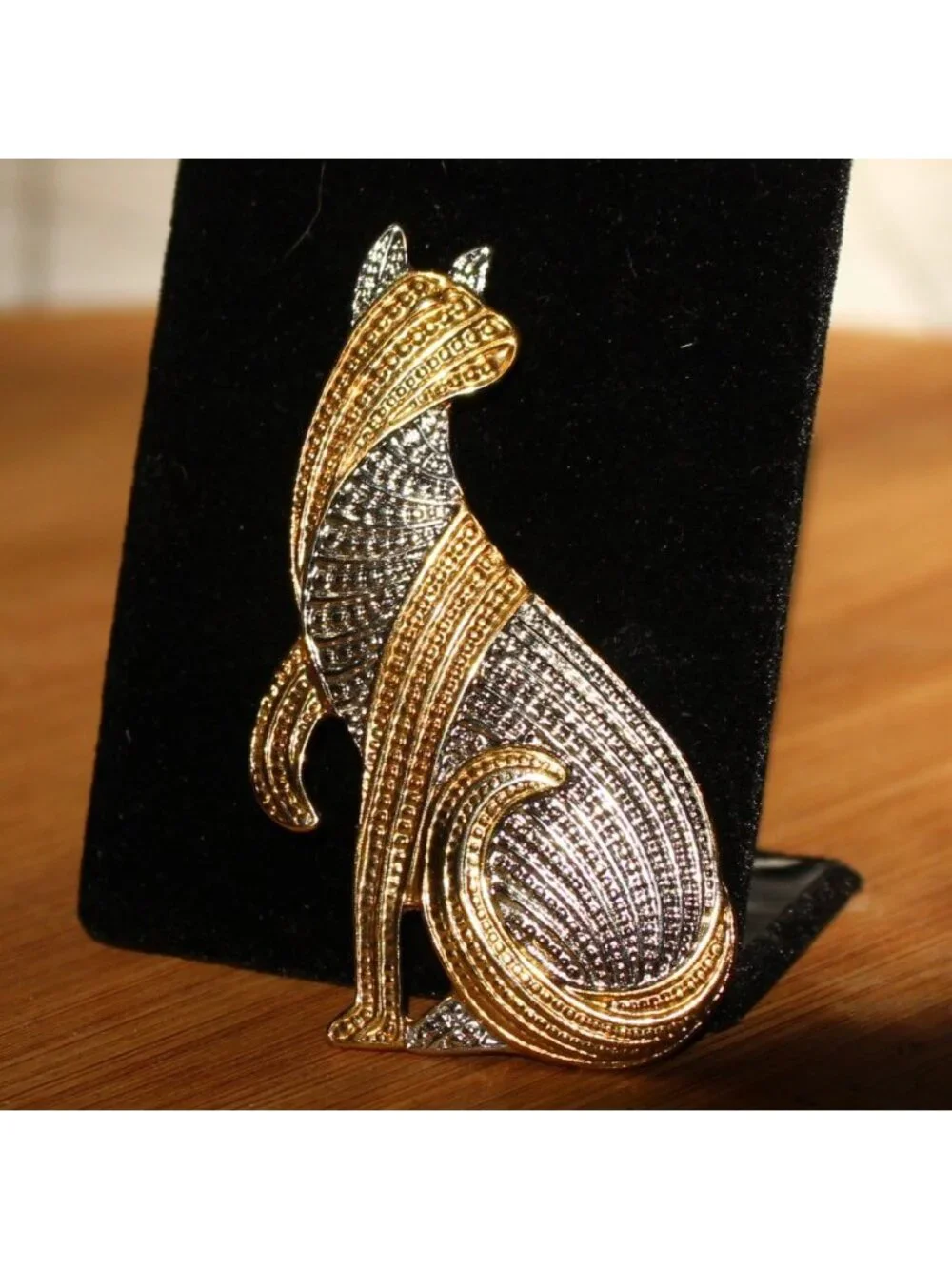 Vintage Two Tone Gold Silver Patchwork Textured Sitting Cat Brooch Unsigned AJC